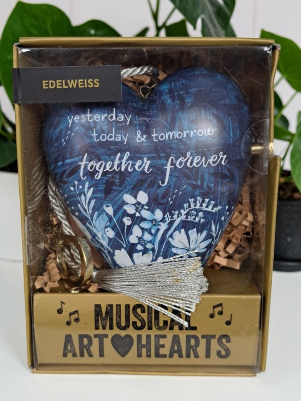 Demdaco Musical Art Heart Plays Edelweiss